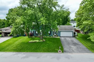 3491 Fairway Dr, Crete, IL 60417 - Photo 2