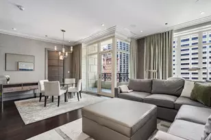 118 E Erie St, Chicago, IL 60611 - Photo 2