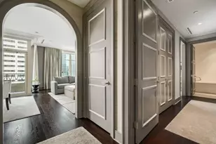 118 E Erie St, Chicago, IL 60611 - Photo 8