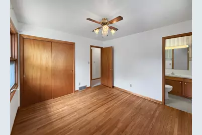 1346 Empire Court, Freeport, IL 61032 - Photo 10