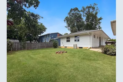 1346 Empire Court, Freeport, IL 61032 - Photo 2