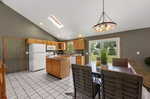 12475 Fox Rd, Yorkville, IL 60560 - Photo 10
