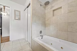 10706 S Neenah Ave, Worth, IL 60482 - Photo 18
