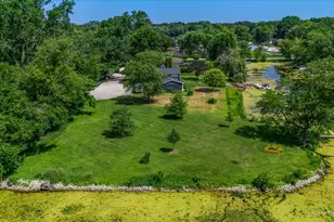 209 Eastwood Ct, Barrington, IL 60010 - Photo 46