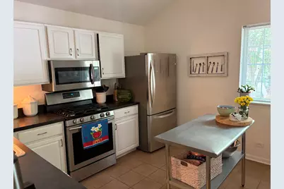 259 W Treehouse Lane W #259, Round Lake, IL 60073 - Photo 2