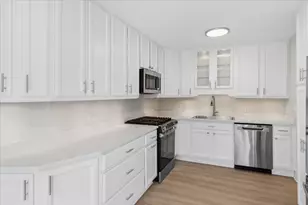 3082 Antelope Springs Rd, Northbrook, IL 60062 - Photo 4