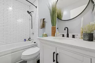 300 W Grand Ave, Chicago, IL 60654 - Photo 6