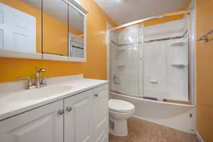 818 Dunbar Ct, Schaumburg, IL 60194 - Photo 16