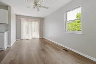 818 Dunbar Ct, Schaumburg, IL 60194 - Photo 6