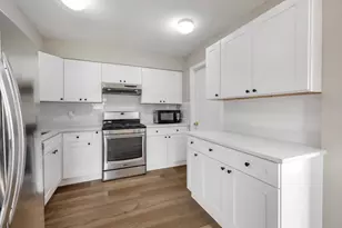 818 Dunbar Ct, Schaumburg, IL 60194 - Photo 10