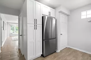 5701 S Mobile Ave, Chicago, IL 60638 - Photo 14