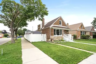 5701 S Mobile Ave, Chicago, IL 60638 - Photo 2