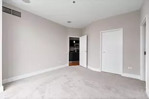 510 W Erie St, Chicago, IL 60654 - Photo 14