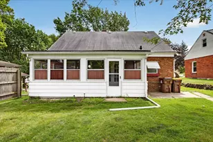 911 21st St, Rockford, IL 61108 - Photo 26