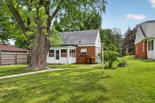 911 21st St, Rockford, IL 61108 - Photo 28