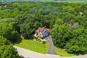 138 Woodland Dr, Plano, IL 60545 - Photo 1