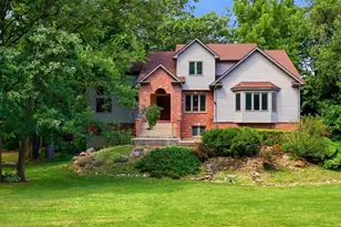 138 Woodland Dr, Plano, IL 60545 - Photo 2