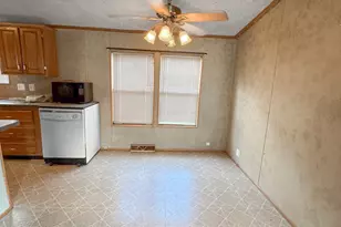 26 Maple St, Minooka, IL 60447 - Photo 4