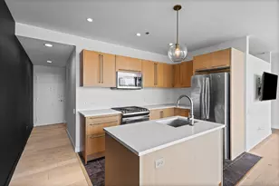 510 W Erie St, Chicago, IL 60654 - Photo 4