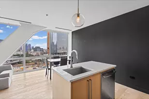 510 W Erie St, Chicago, IL 60654 - Photo 6