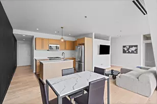 510 W Erie St, Chicago, IL 60654 - Photo 8