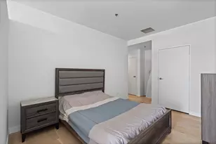 510 W Erie St, Chicago, IL 60654 - Photo 14