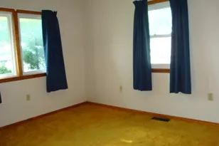 498 Park St, Cissna Park, IL 60924 - Photo 34