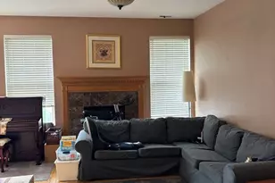 1991 Cobblestone Dr, Carpentersville, IL 60110 - Photo 2