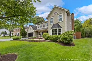 85 Claremont Dr, Naperville, IL 60540 - Photo 2