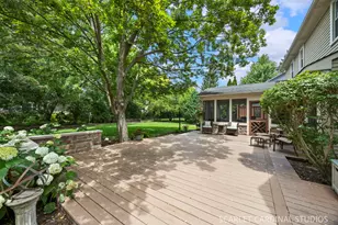 85 Claremont Dr, Naperville, IL 60540 - Photo 4