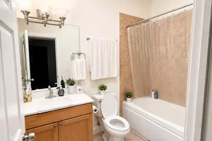 1137 W Taylor St, Chicago, IL 60607 - Photo 12