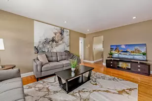 8544 W Rascher Ave, Chicago, IL 60656 - Photo 4