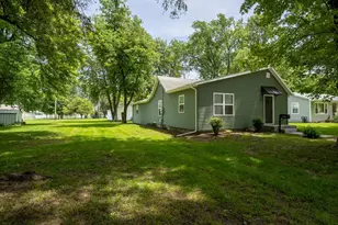 314 N 2nd Ave, Chenoa, IL 61726 - Photo 24