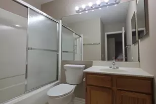 407 Spaulding Rd, Bartlett, IL 60103 - Photo 2
