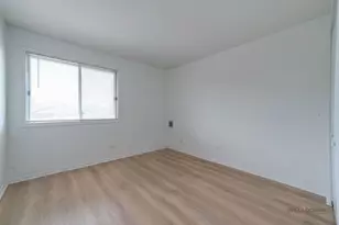 880 N Lakeside Dr, Vernon Hills, IL 60061 - Photo 18