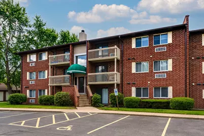 880 N Lakeside Drive #3A, Vernon Hills, IL 60061 - Photo 1