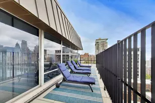 201 E Chestnut St, Chicago, IL 60611 - Photo 28