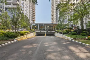 4250 N Marine Dr, Chicago, IL 60613 - Photo 2