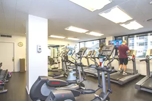 4250 N Marine Dr, Chicago, IL 60613 - Photo 20