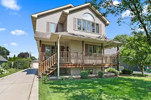 133 N Elroy Ave, Bartlett, IL 60103 - Photo 2