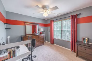254 Mayfair Ln, South Elgin, IL 60177 - Photo 34