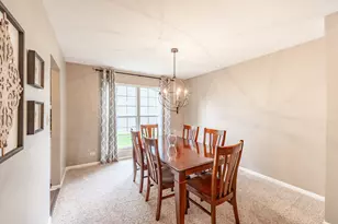 254 Mayfair Ln, South Elgin, IL 60177 - Photo 8