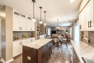 254 Mayfair Ln, South Elgin, IL 60177 - Photo 12