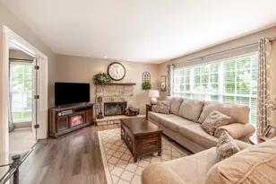 254 Mayfair Ln, South Elgin, IL 60177 - Photo 18