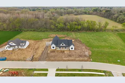 493 Stonebridge Parkway, Valparaiso, IN 46383 - Photo 2