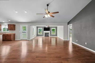 609 N Glover Court, Saint John, IL 61873 - Photo 8