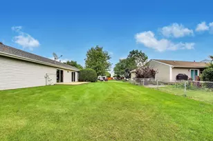 1005 Wembley Dr, Island Lake, IL 60042 - Photo 24