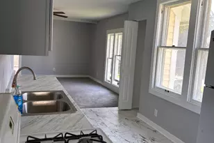 556 4th Ave, Aurora, IL 60505 - Photo 2
