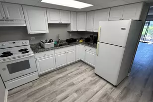 332 Klein Creek Ct, Carol Stream, IL 60188 - Photo 4