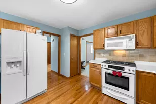 855 Ayers St, Bolingbrook, IL 60440 - Photo 10